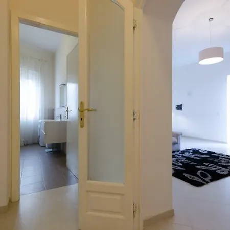 Tatil Evi Sandraus Rometta Marea